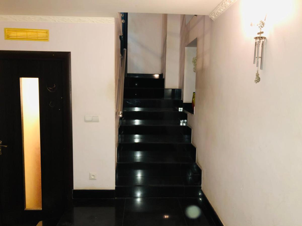 Sev Group Hostel 耶烈万 外观 照片