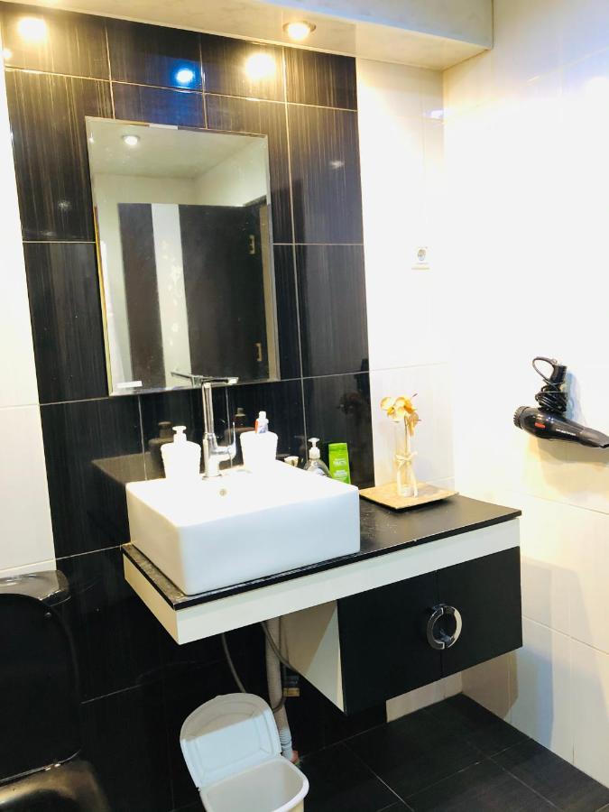 Sev Group Hostel 耶烈万 外观 照片